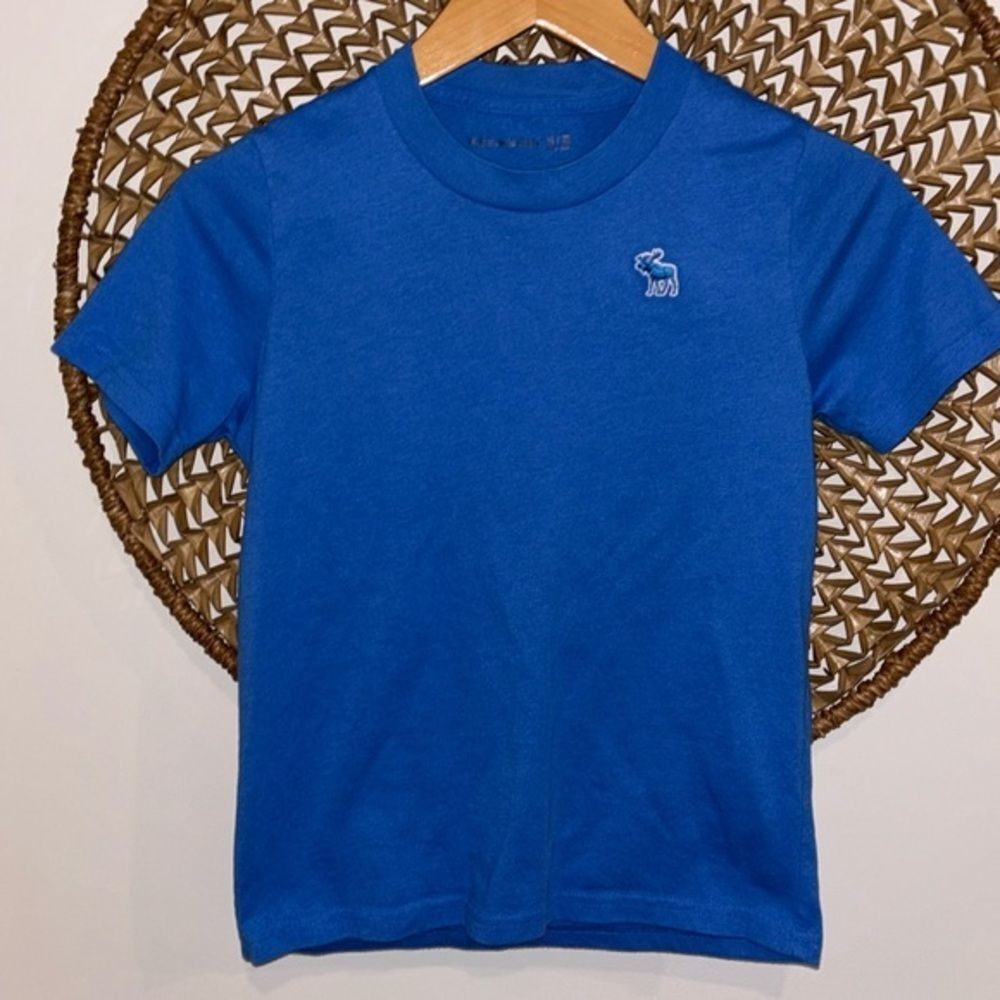 Abercrombie kids blue crewneck tshirt size xsmall 11/12
